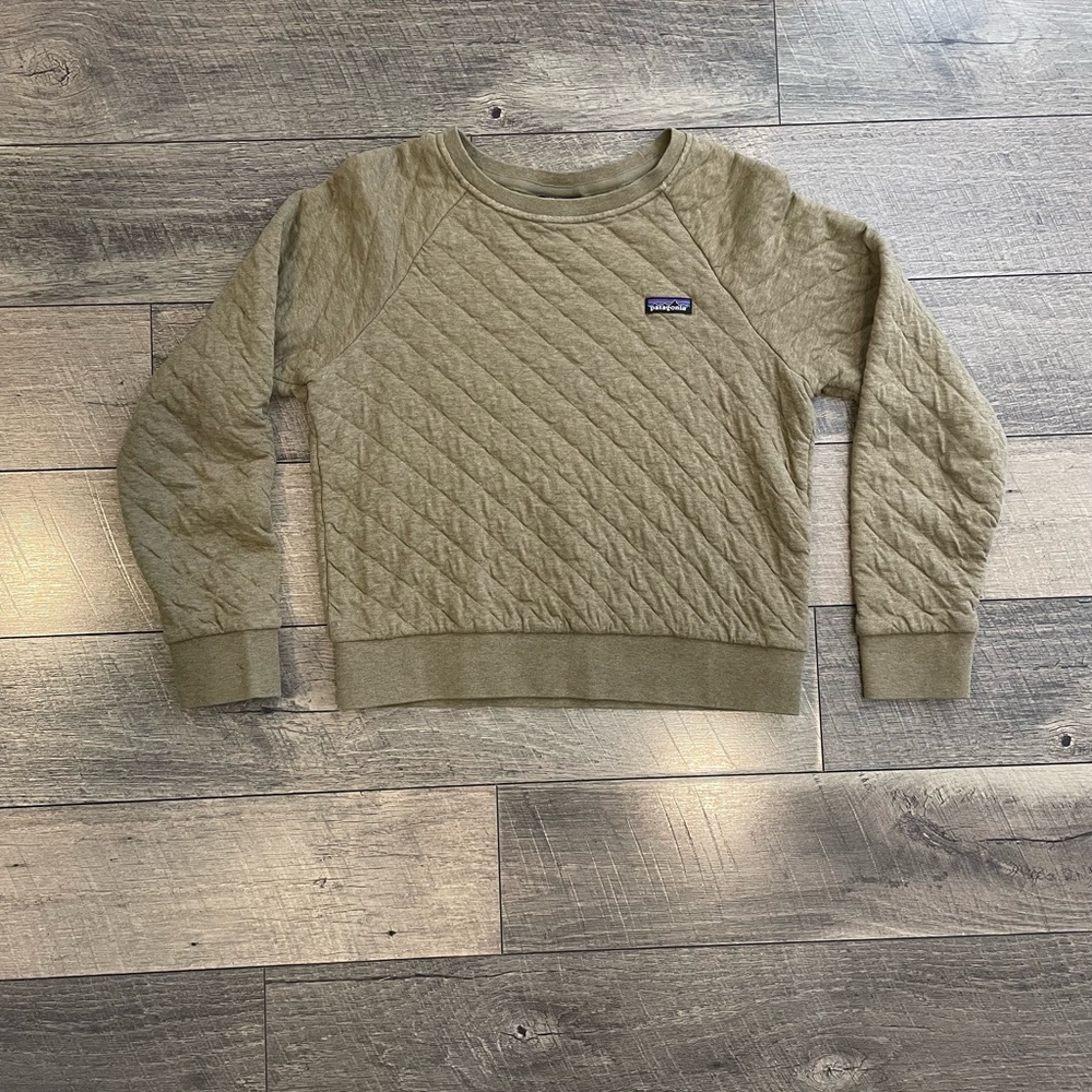 Patagonia Women’s Olive Quilted Sweatshirt Small